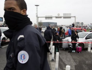 Πατέρας του δράστη του Ορλί: «Ο γιoς μου δεν ήταν τρομοκράτης»